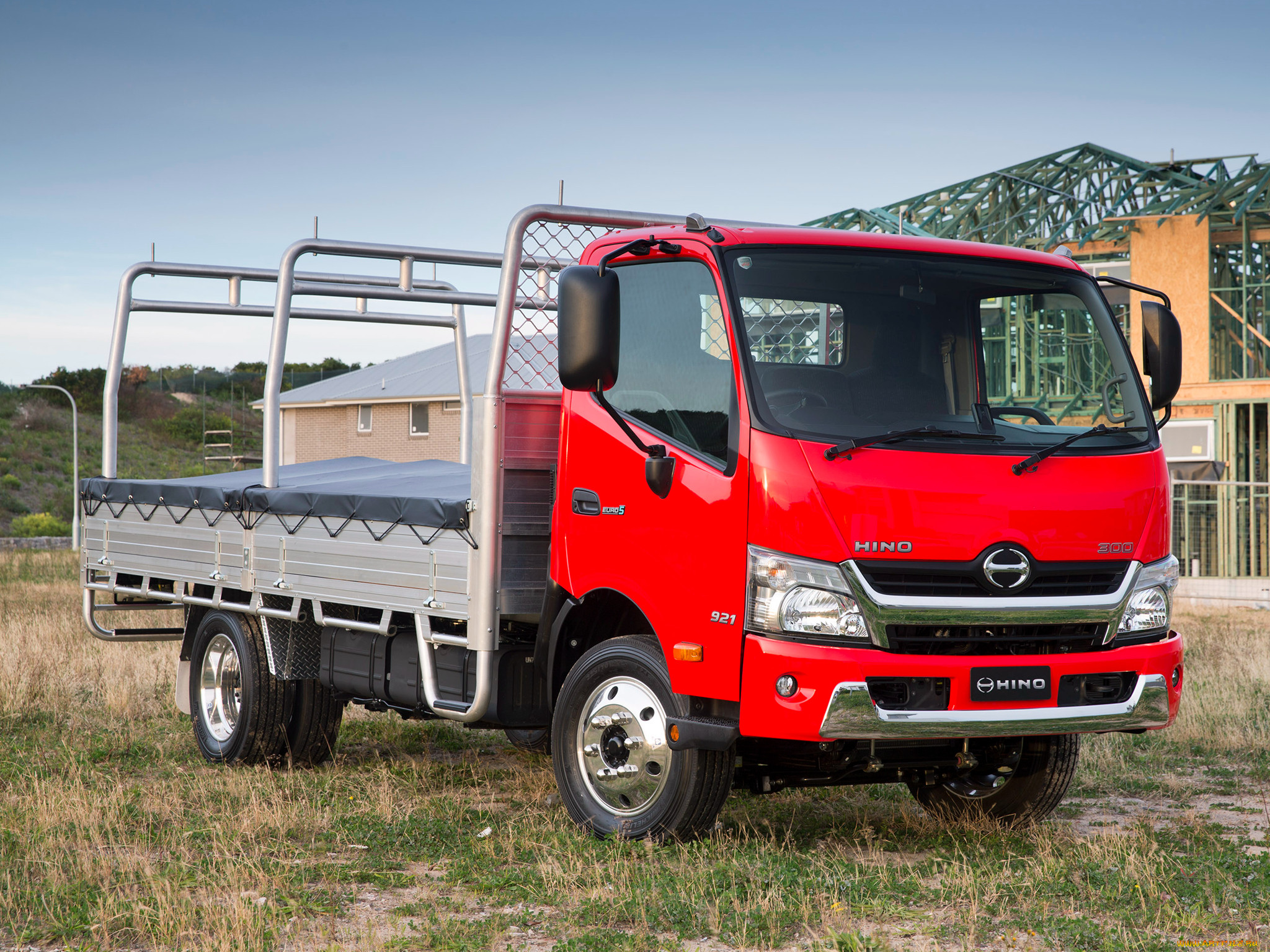 Автомобиль hino фото